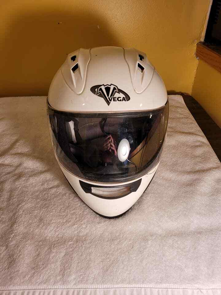 Altura Vega  ECE R 22.05 white Full Face Street Helmet - Size m / sn1843