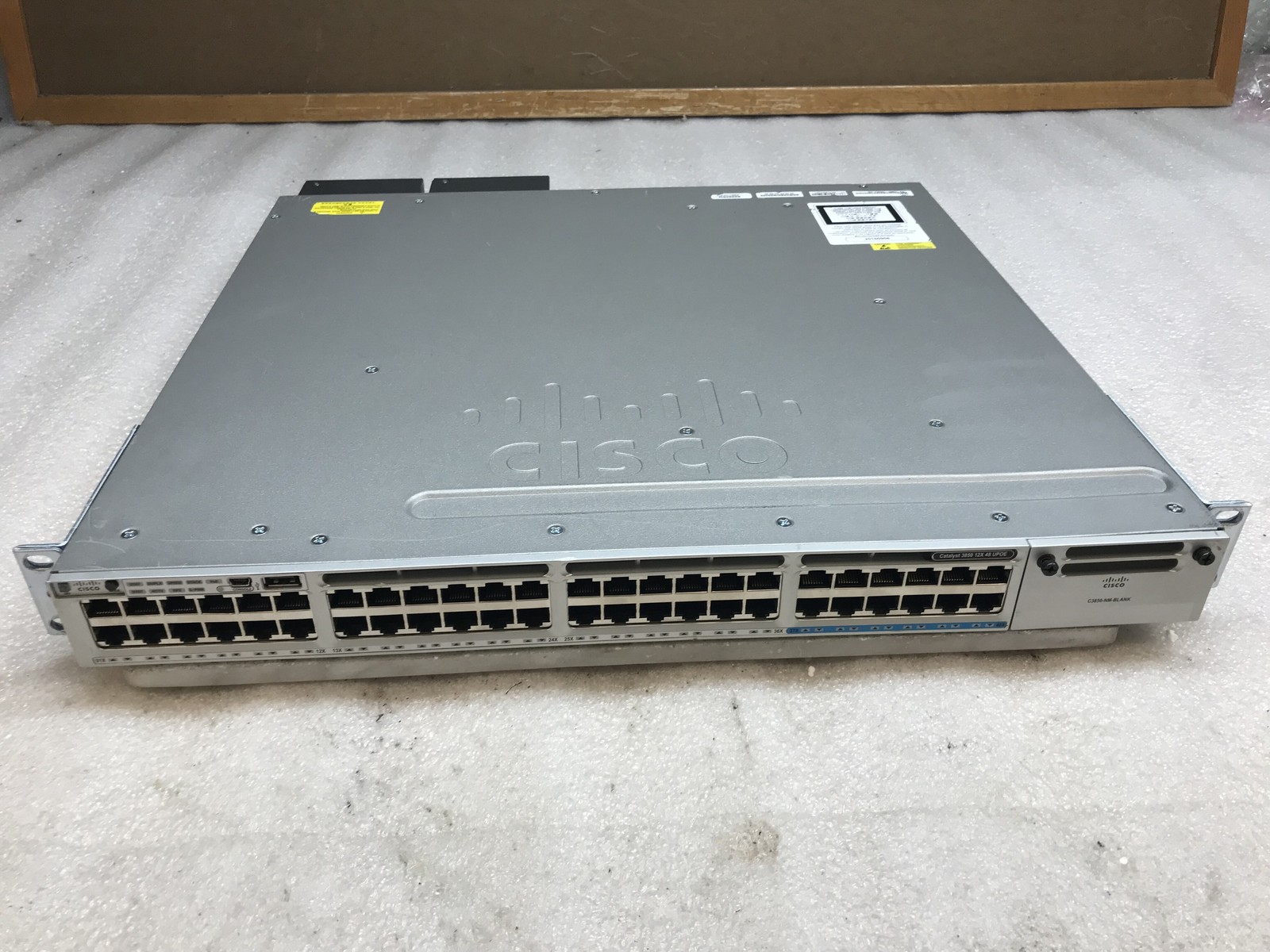 Cisco Catalyst 3850 12X 48 UPOE WS-C3850-12X48U-L V02 48-Port Gigabit Switch