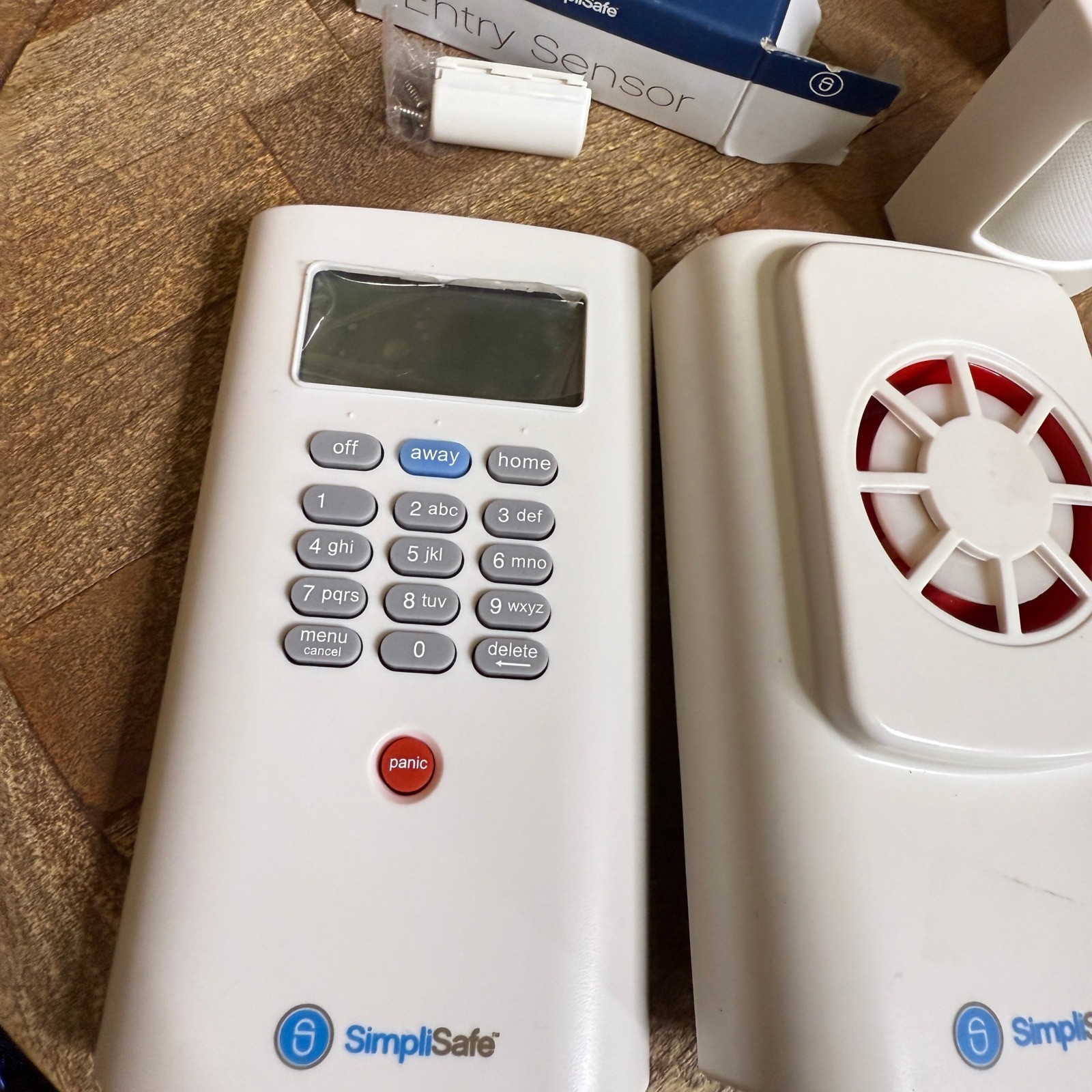 SimpliSafe Original Security Keypad Siren Entry Glassbreak Sensor White Bundle