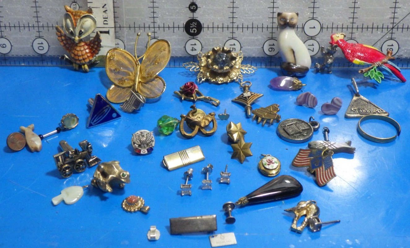 Vintage 4.3oz in bag mixed jewelry pin brooch fob pendant some sterling military
