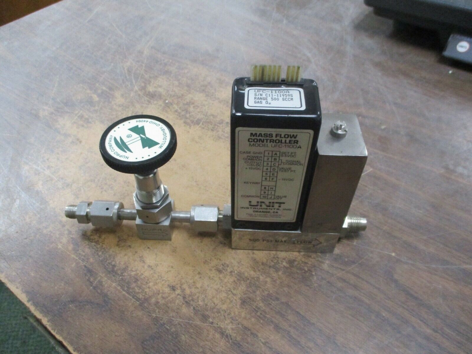 Unit Instruments Mass Flow Controller UFC-1100A Output:0-5VDC Power:15VDC Used