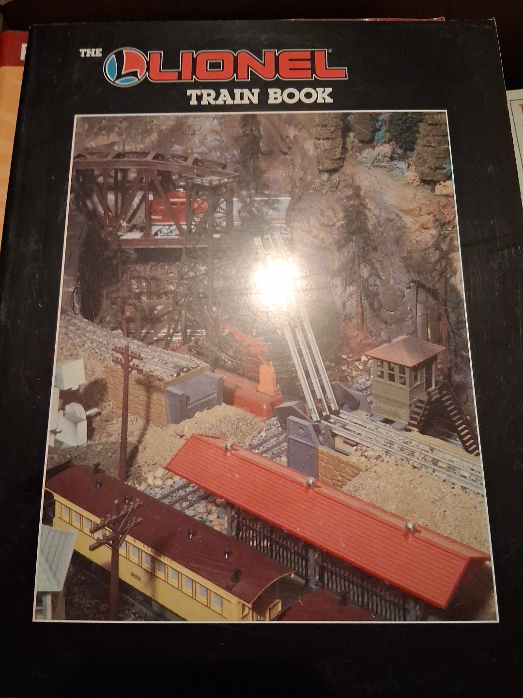 The Lionel Train Book 1986 Robert Schleicher Model Railroading Guide