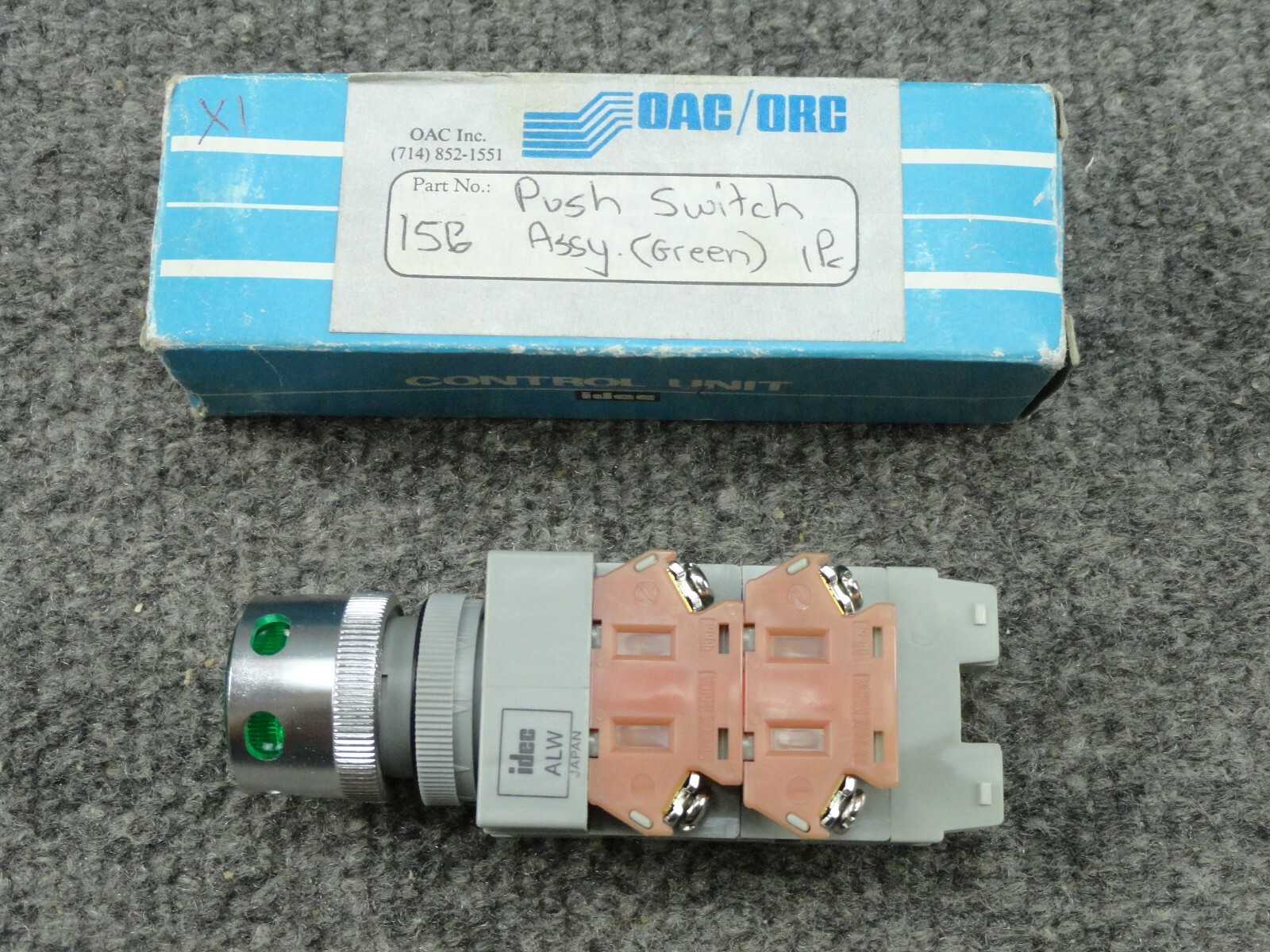 Unused IDEC OAC 156 Push Switch Green