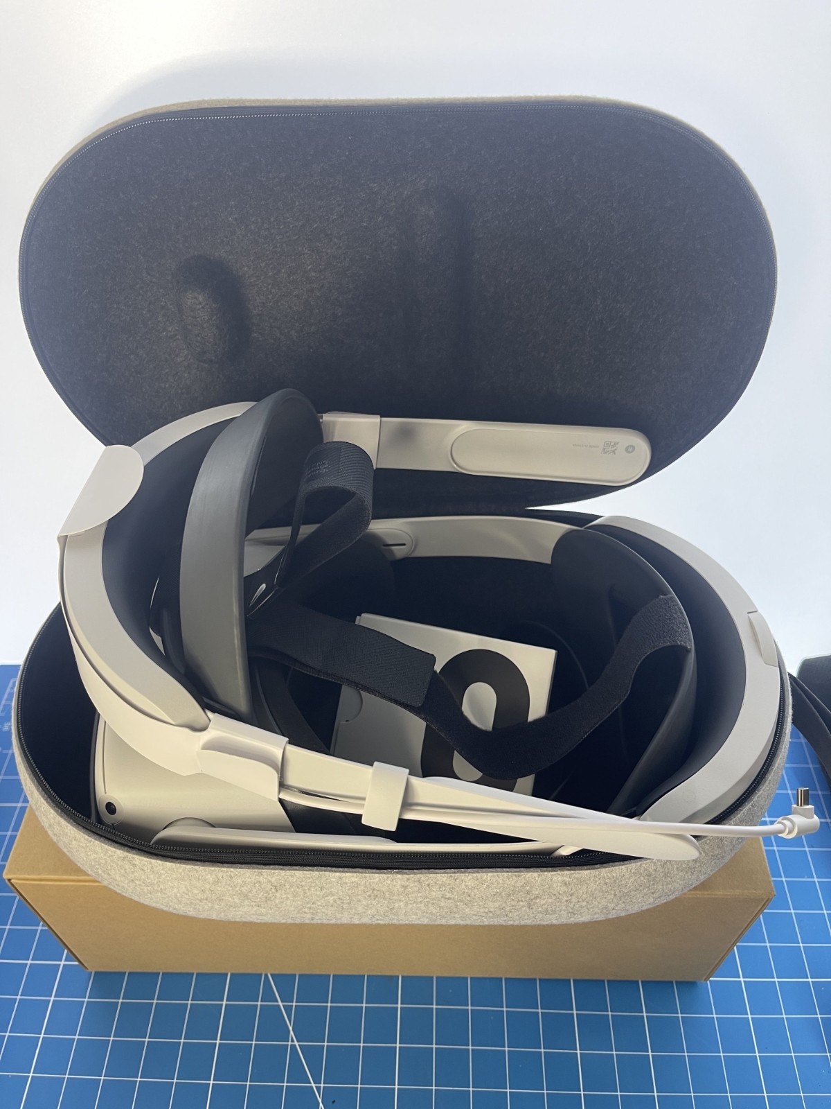 Meta Oculus Quest 2 KW49CM Standalone VR Headset No Controllers Extra Battery
