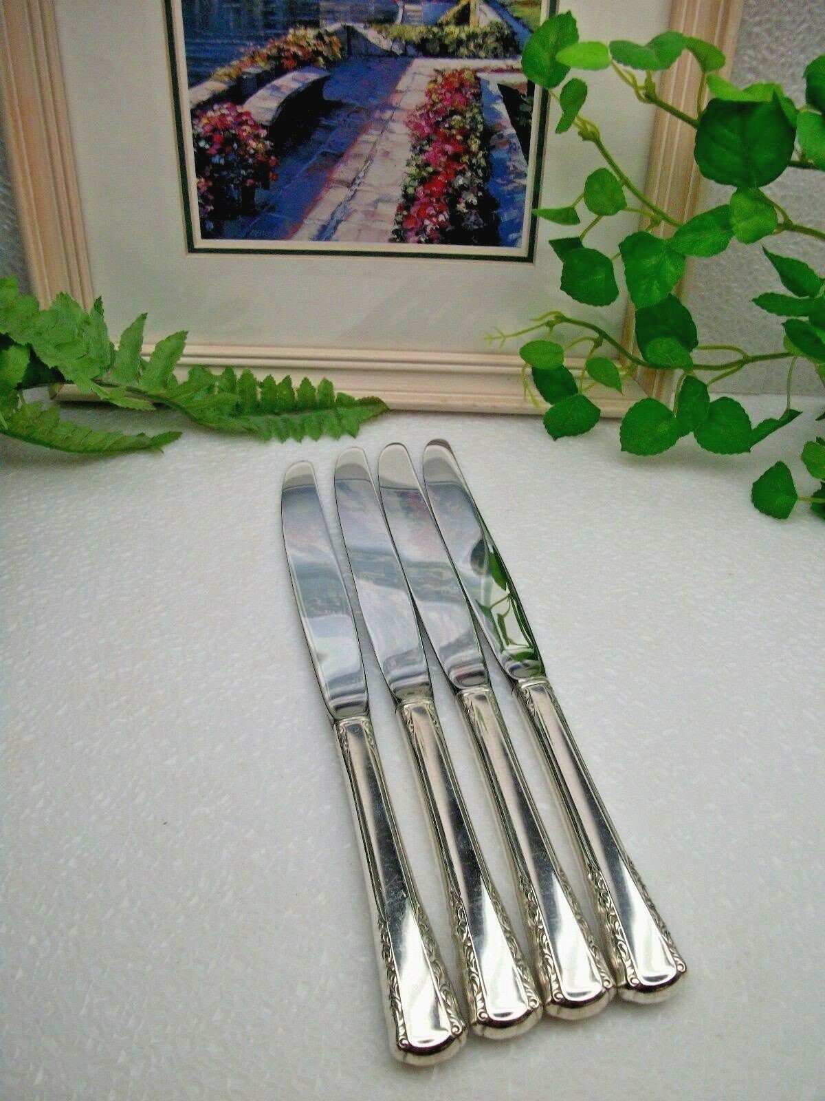 4   International Holmes & Edwards  MAY QUEEN  Silverplate  Dinner Knives  1951