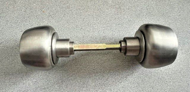 Yale BR35S Knobs &Spindle 630 Satin Stainless  3/8" STRAIGHT SPINDLE LITCHFIELD