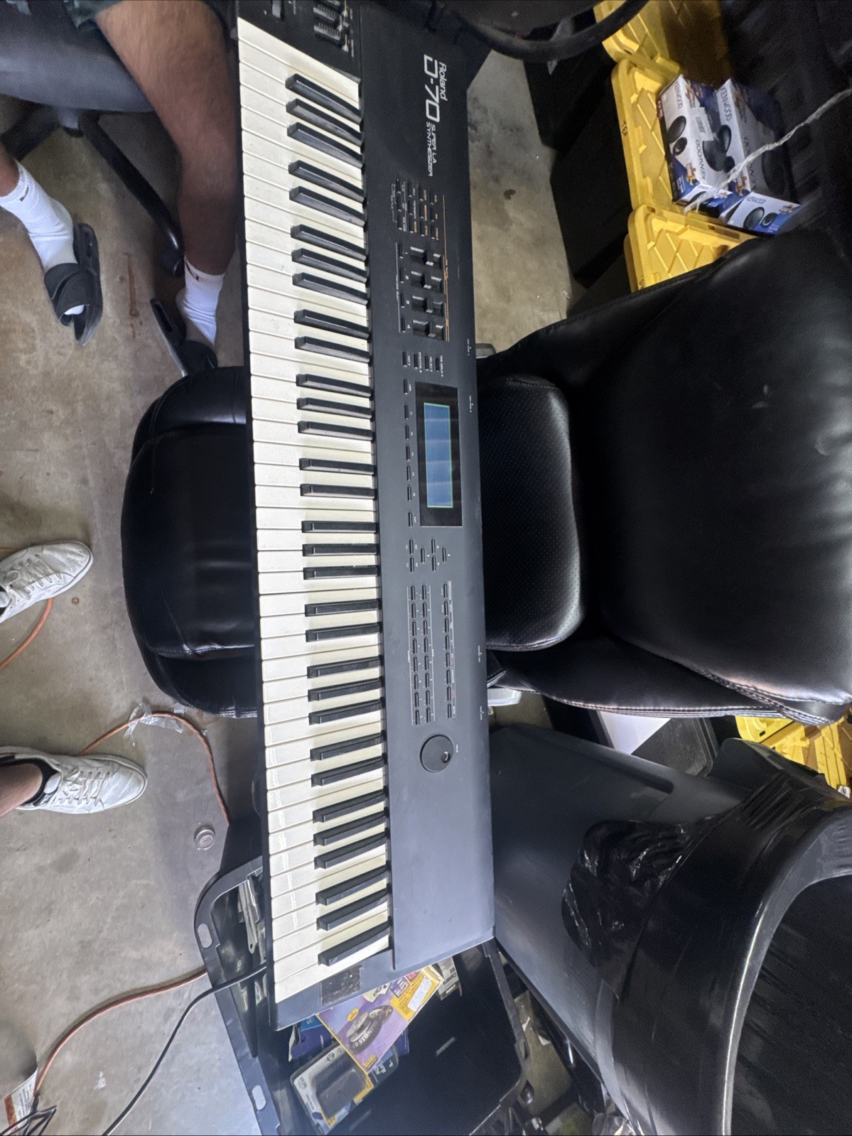 Roland D-70 Synthesizer 76 Keys Super LA Synthesis For Parts Screen Issues