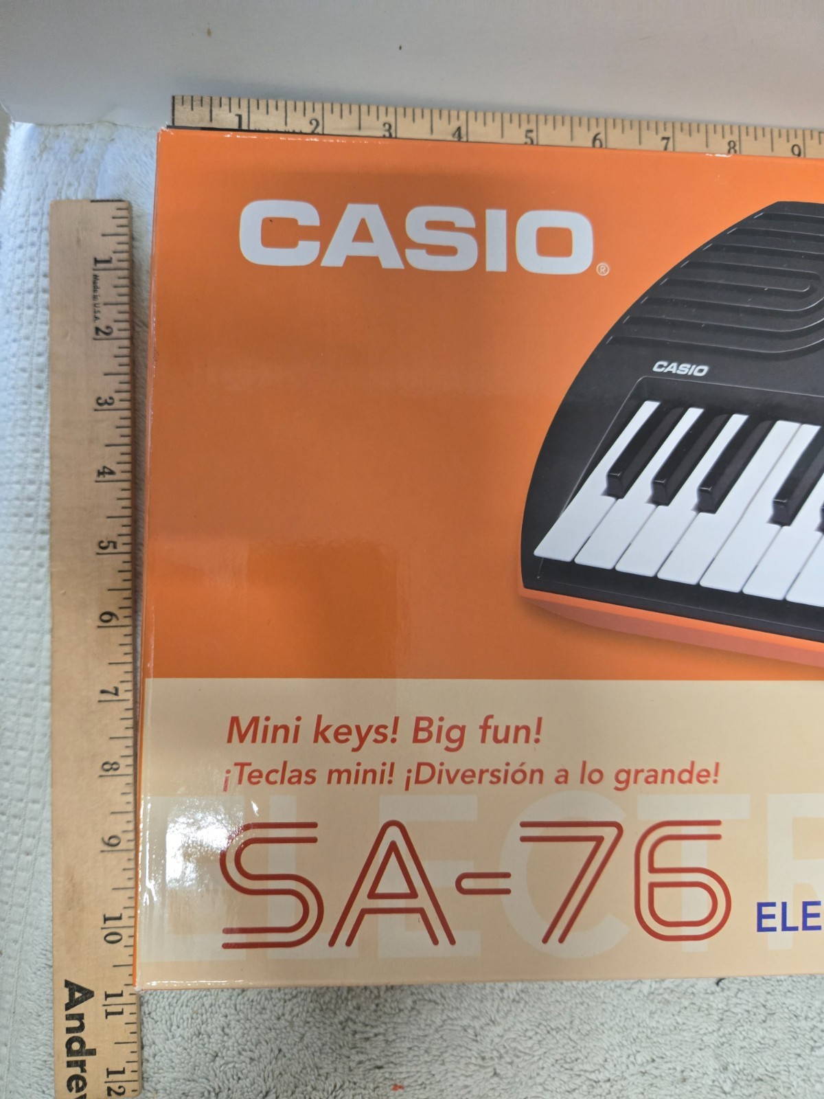 electronic keyboard, casio SA-76, batteries not included
