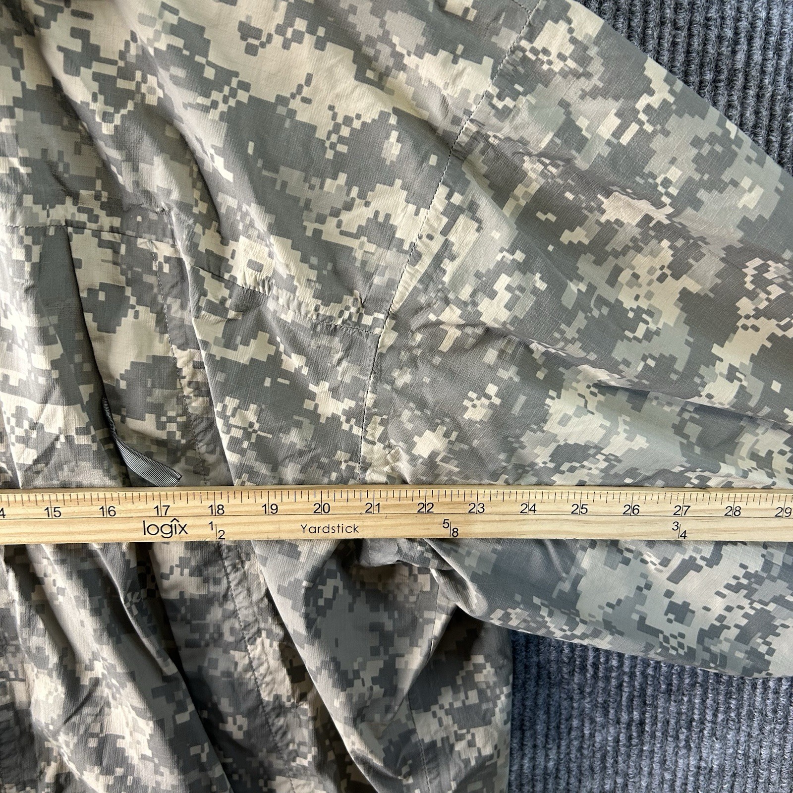 Military Jacket Medium Extreme Cold Wet Weather Gen III Layer 6 Universal Camo
