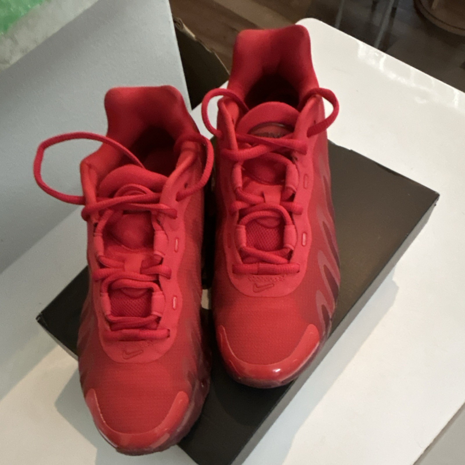 Nike Air Max Men's Low Top Lace Up Athletic Sneaker Red Solid Rubber Outsole