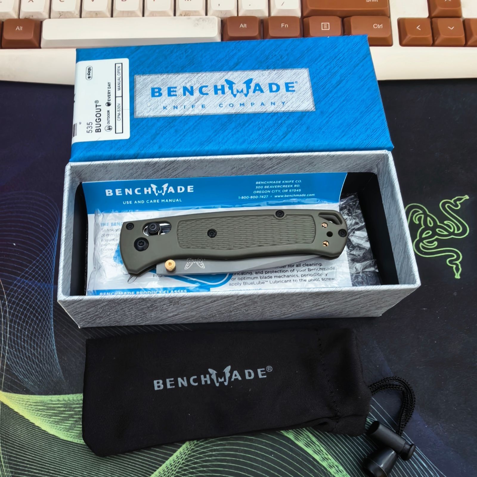 Benchmade 535 Bugout CPM-S30V Gray Blade Green Handle AXIS Lock Folding Knife