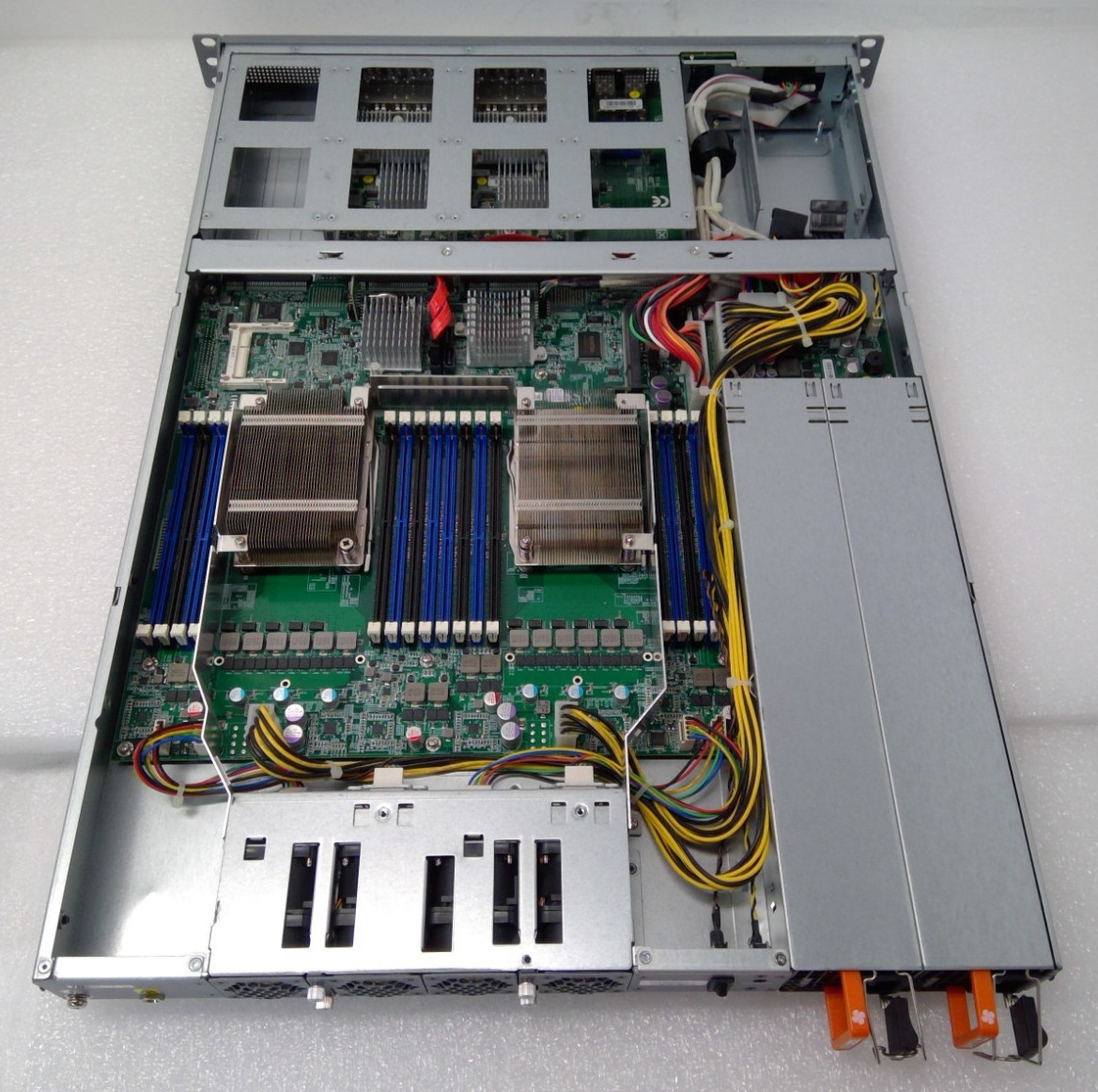 Juniper SRX4200 Services Gateway Firewall with AC Power SRX4200-AC *READ DETAIL*