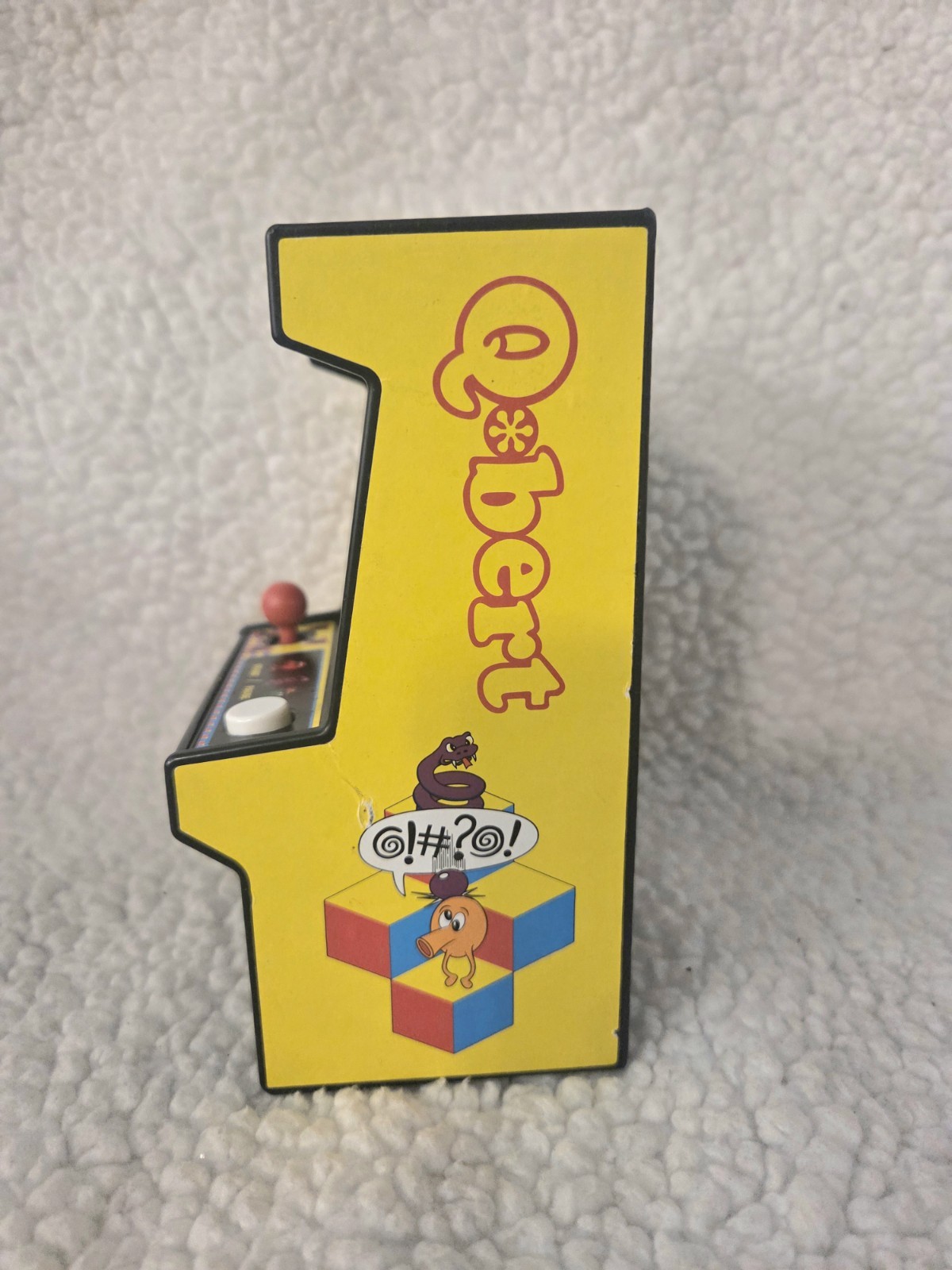 Q'Bert Mini Arcade Game 2016 Working and in Good Condition. Fun. Miniature.