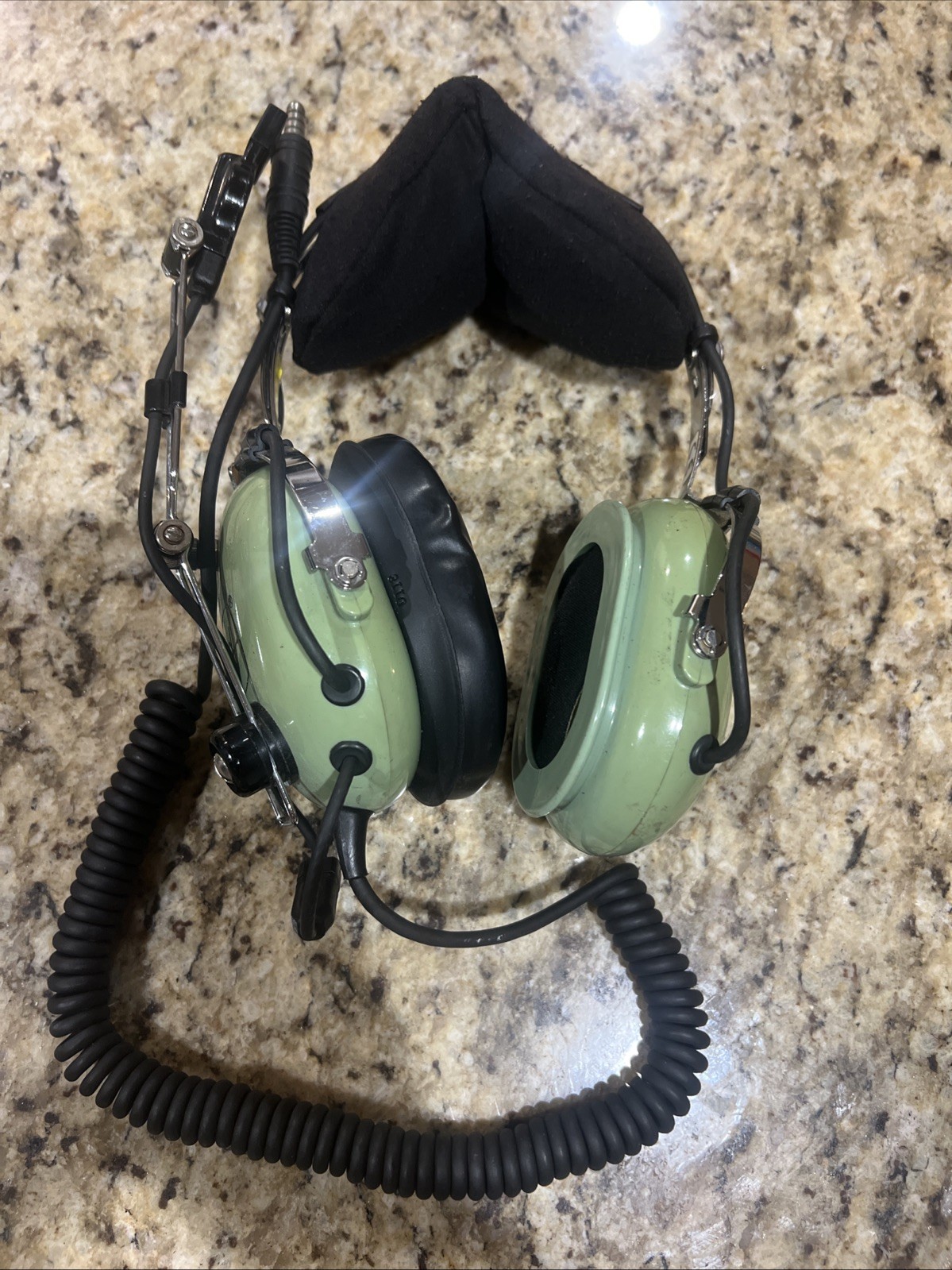 David Clark Aviation Headset – For Parts / Repair – Missing One Ear Cup