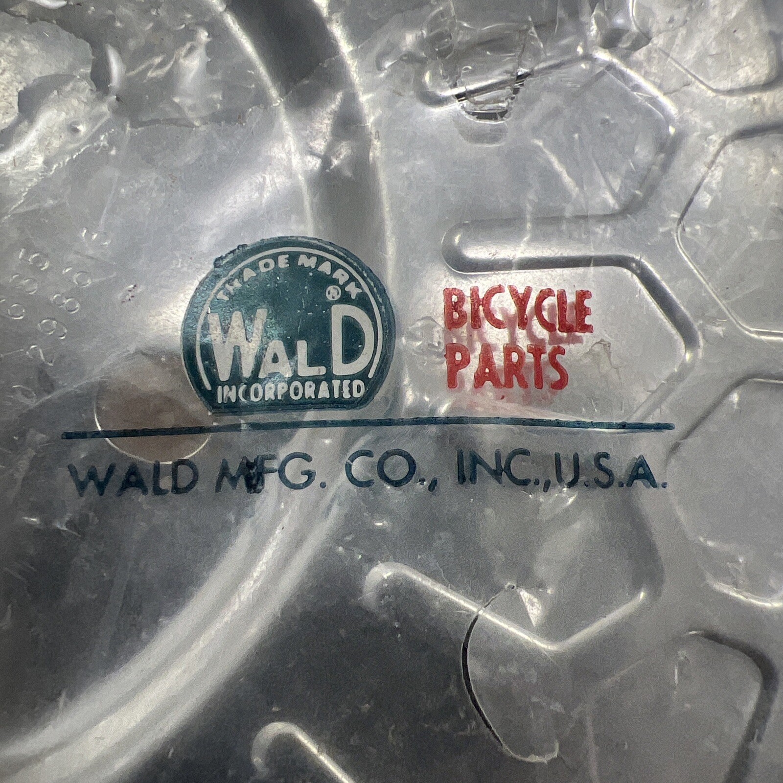 NOS Wald 685 one piece crank chainguard