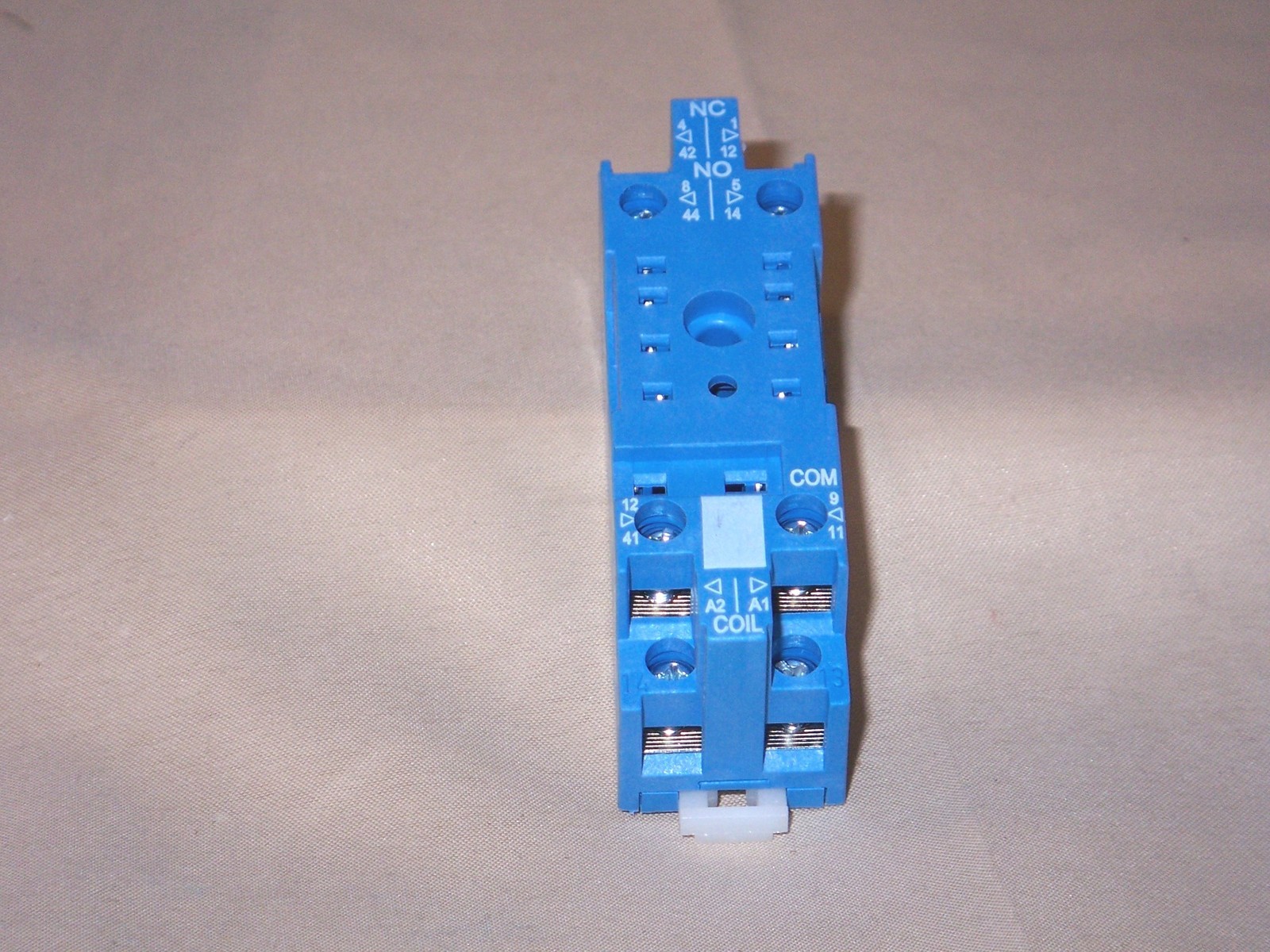 Finder Relay 94.82 socket (NIB)