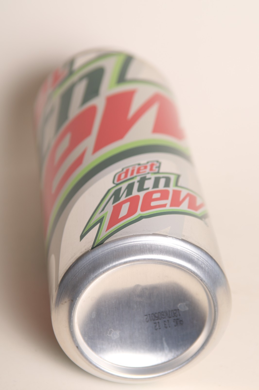 Diet Mountain Dew soda can - 24oz