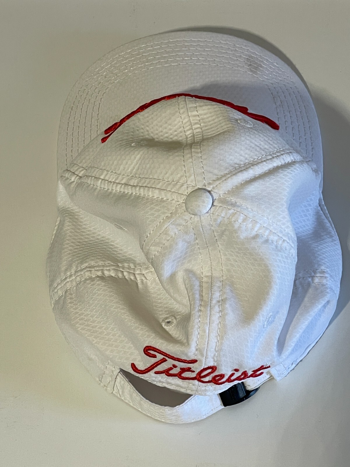 Titleist Hat White Red One Size Casual Workout Golf Swoosh Breathable Outdoors