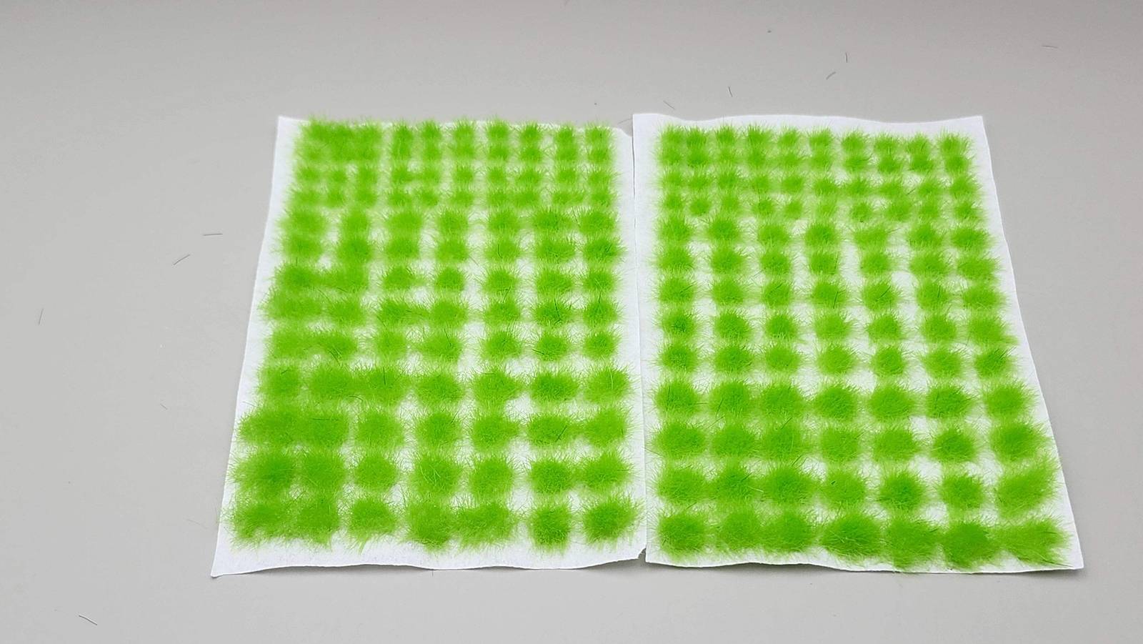 SEM - TU4VG-A - 4mm Vibrant Green - Assorted Layout - Self-Adhesive Grass Tufts