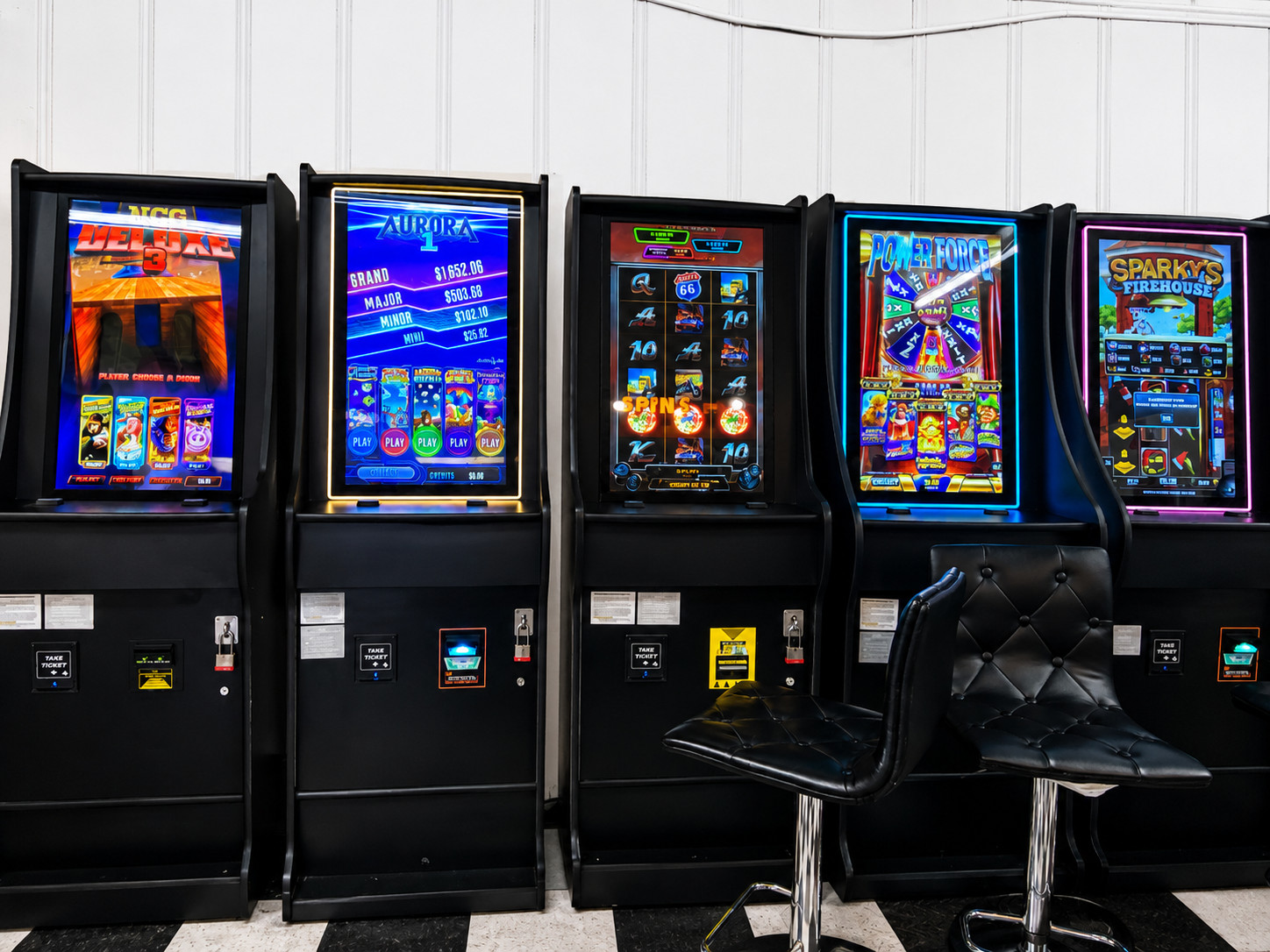 Skill Amusement Game Cabinet Machine with Board, Printer, Bill Acceptor