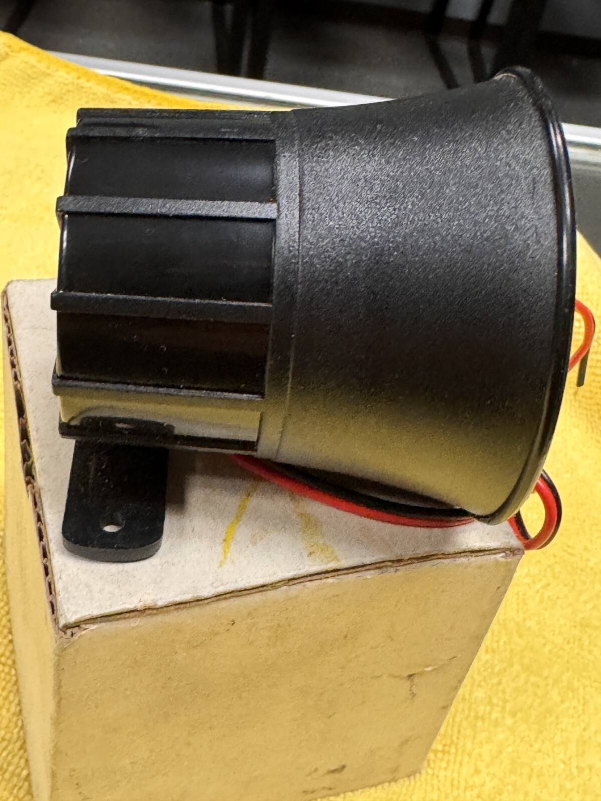 Small Car Alarm Siren Same size as a DEI 514L