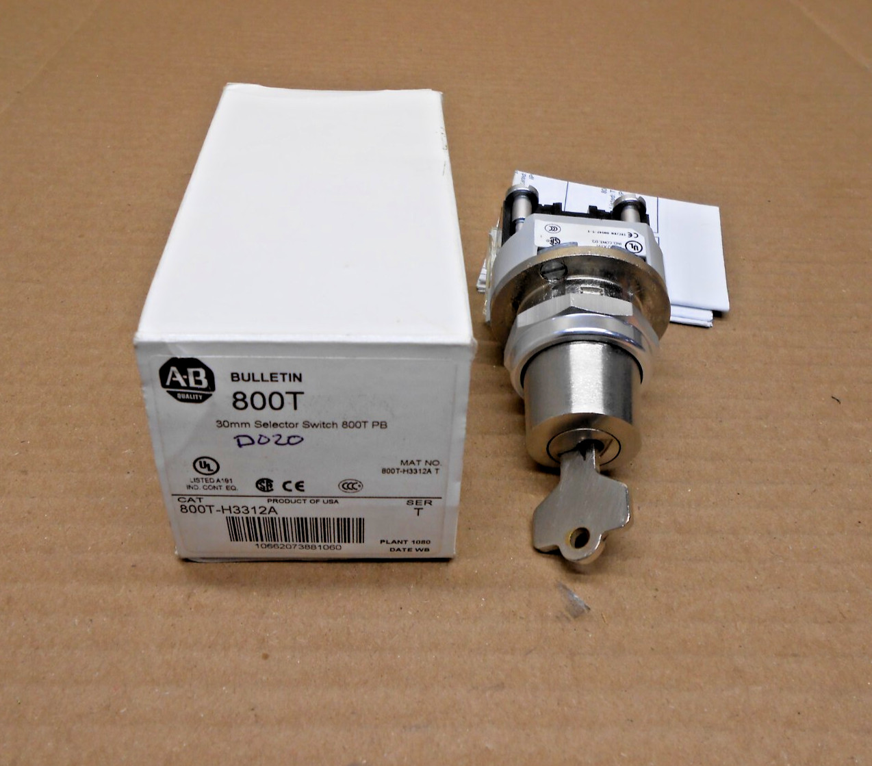 NEW ALLEN BRADLEY 800T-H3312A 800TH3312A  30 MM 2 POS  SELECTOR SWITCH SER T