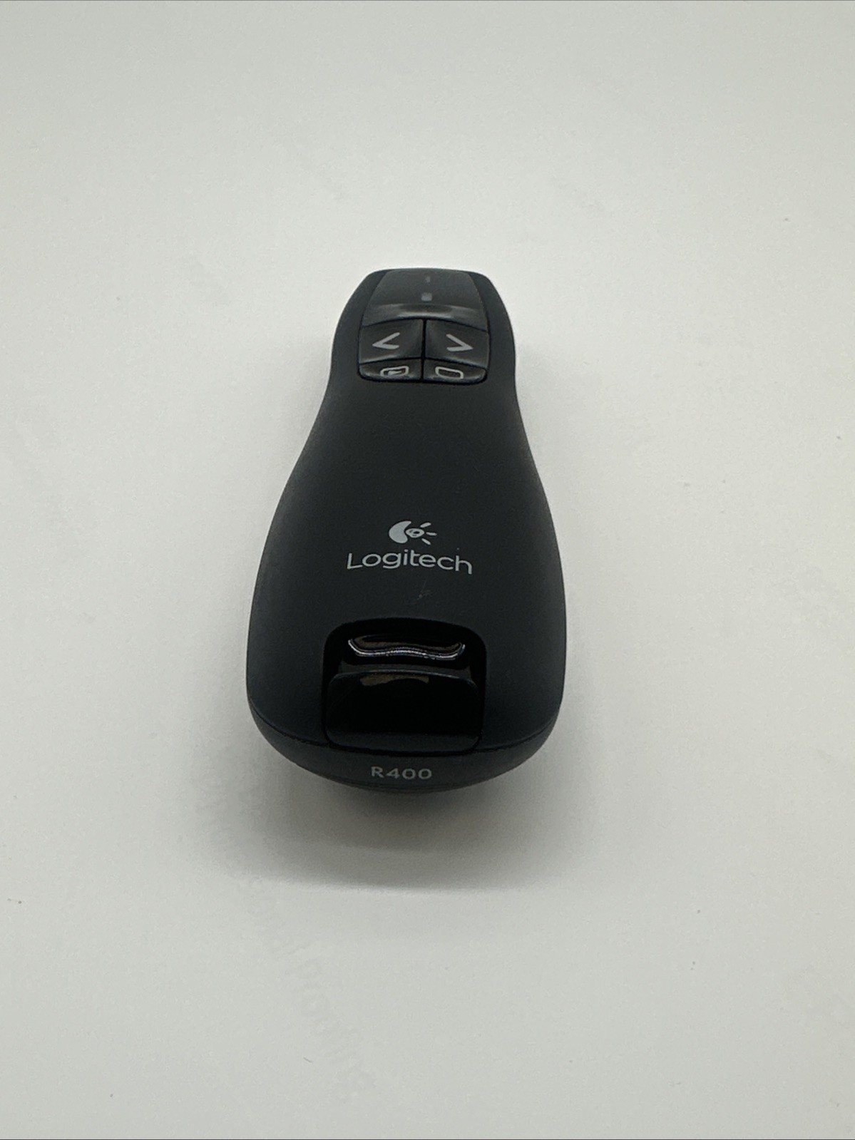 Logitech Wireless Presenter R400, PowerPoint Clicker with Laser Pointer (2179)