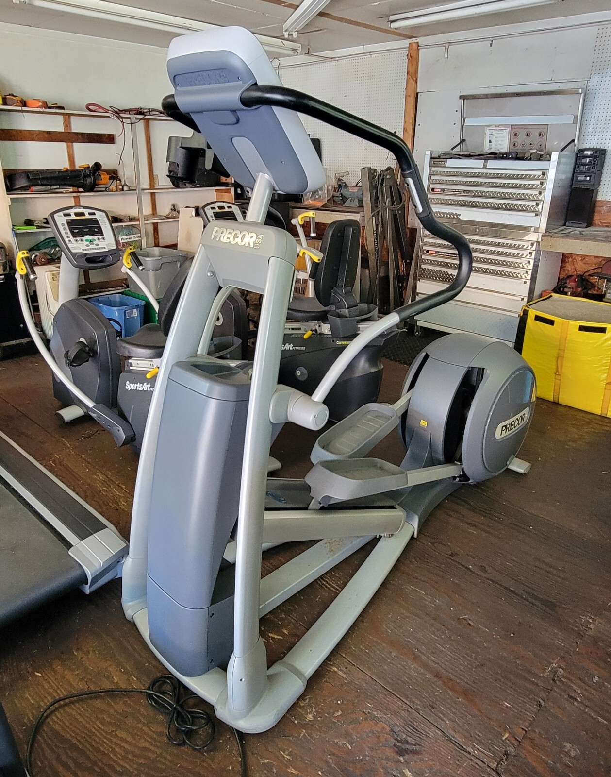 Precor EFX 546i Commercial Series Elliptical Fitness Crosstrainer
