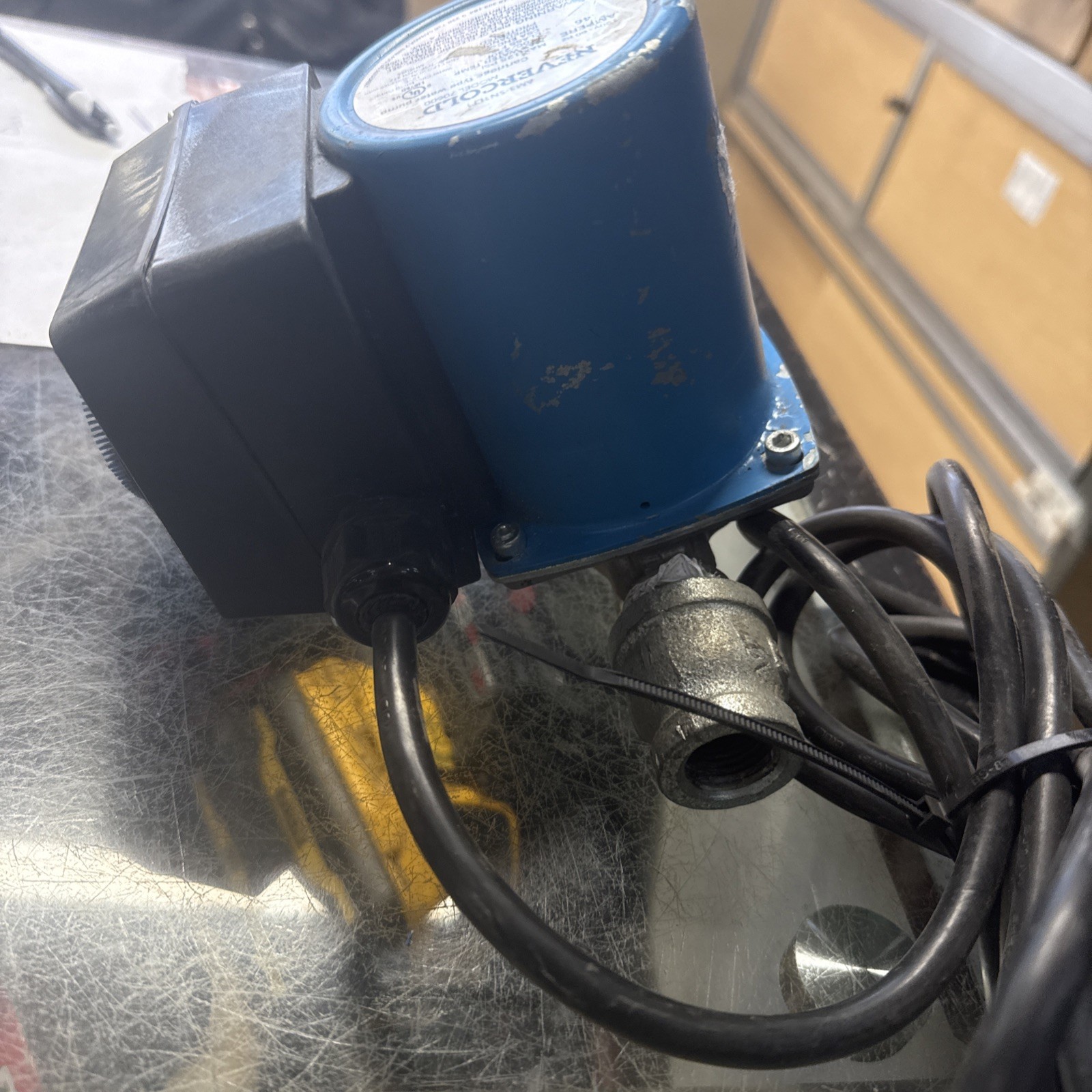 EZ-FLO 70600 Nevercold Hot Water Recirculating Pump Never Cold Free Shipping