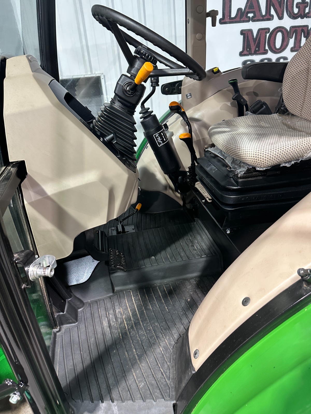 2022 JOHN DEERE 5065E CAB (520 M LOADER) (239 HOURS)