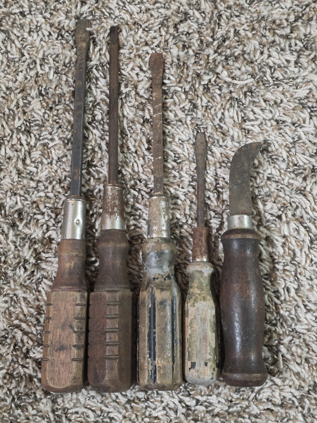 Lot Of 5 Vintage Used Wood Handle Metal Shaft Screwdrivers Flathead & Cutter