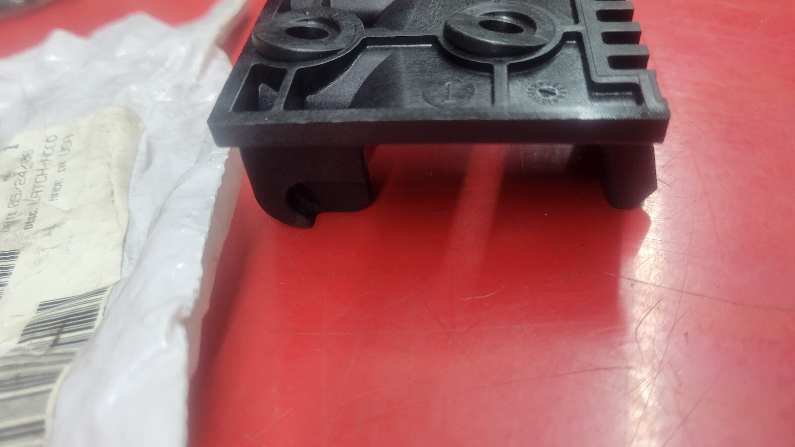 3QM314M GENUINE MACK OEM HOOD LATCH BRACKET KEEPER NOS