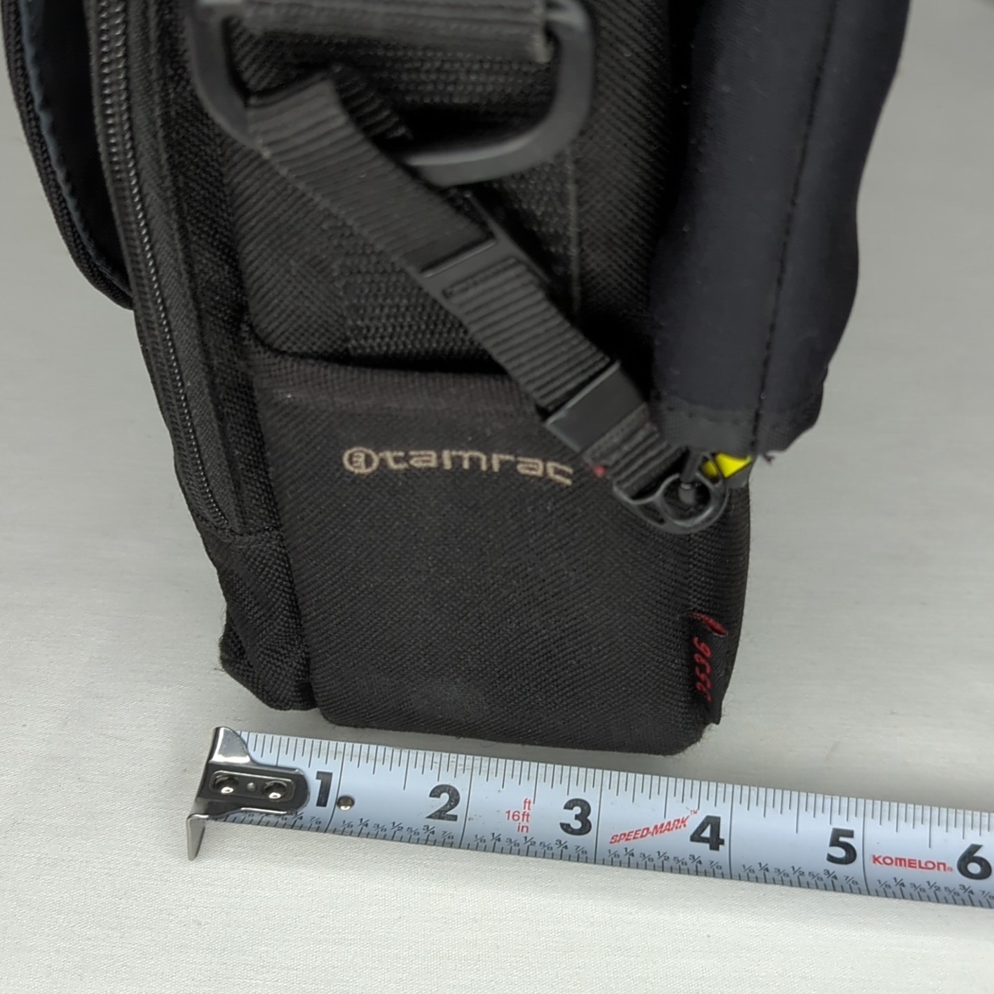 Tamrac 3536 Compact Messenger Camera Bag Black Foam Padded
