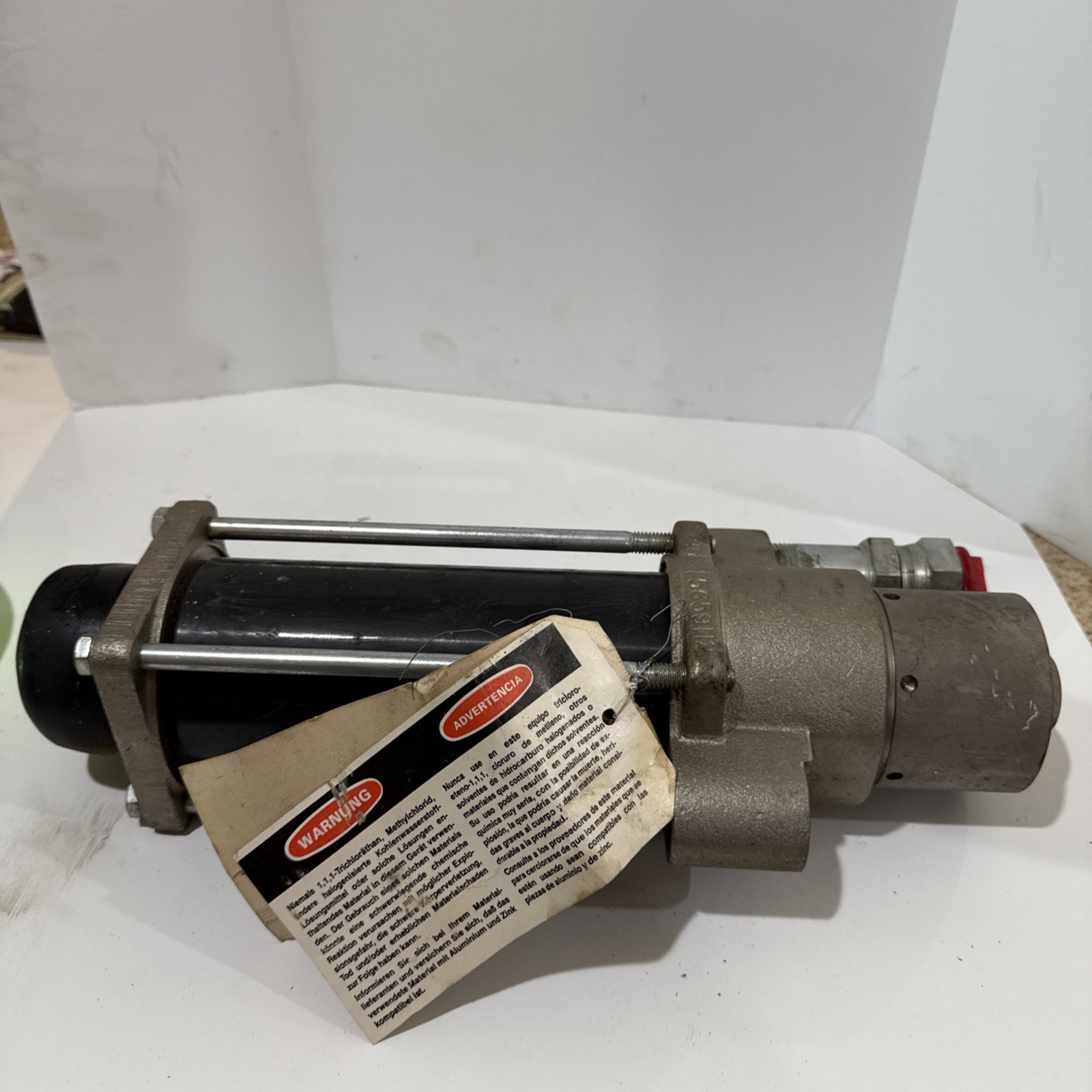 Lincoln pneumatic grease pump 5659H2 NOS
