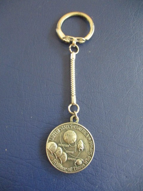 Vtg First Lunar Landing Apollo 11, July 20, 1969 Token Keychain Fob Key Ring