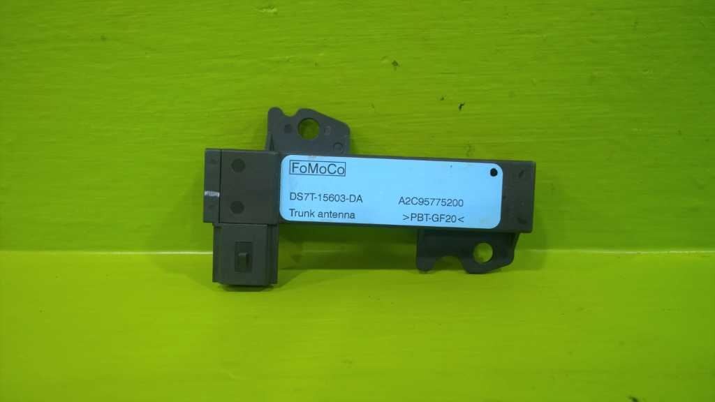 15 16 17 18 19 20 F150 5.0L AT 4DR TRUNK ANTENNA RECEIVER MODULE OEM 2670-36