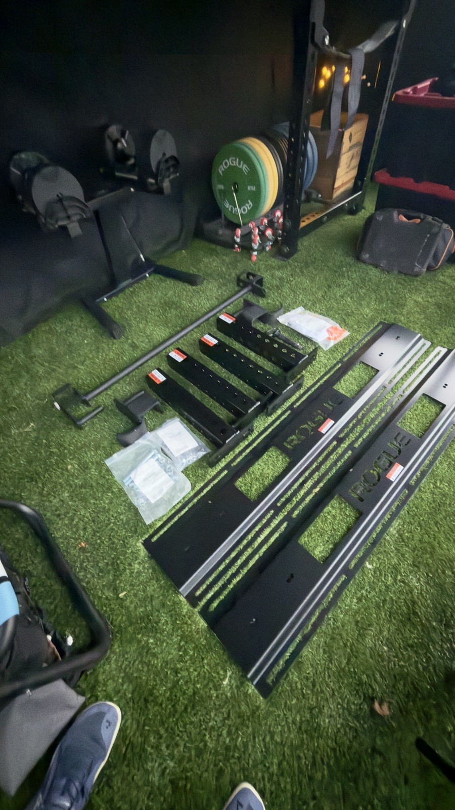 ROGUE RML-3WC FOLD BACK WALL MOUNT RACK