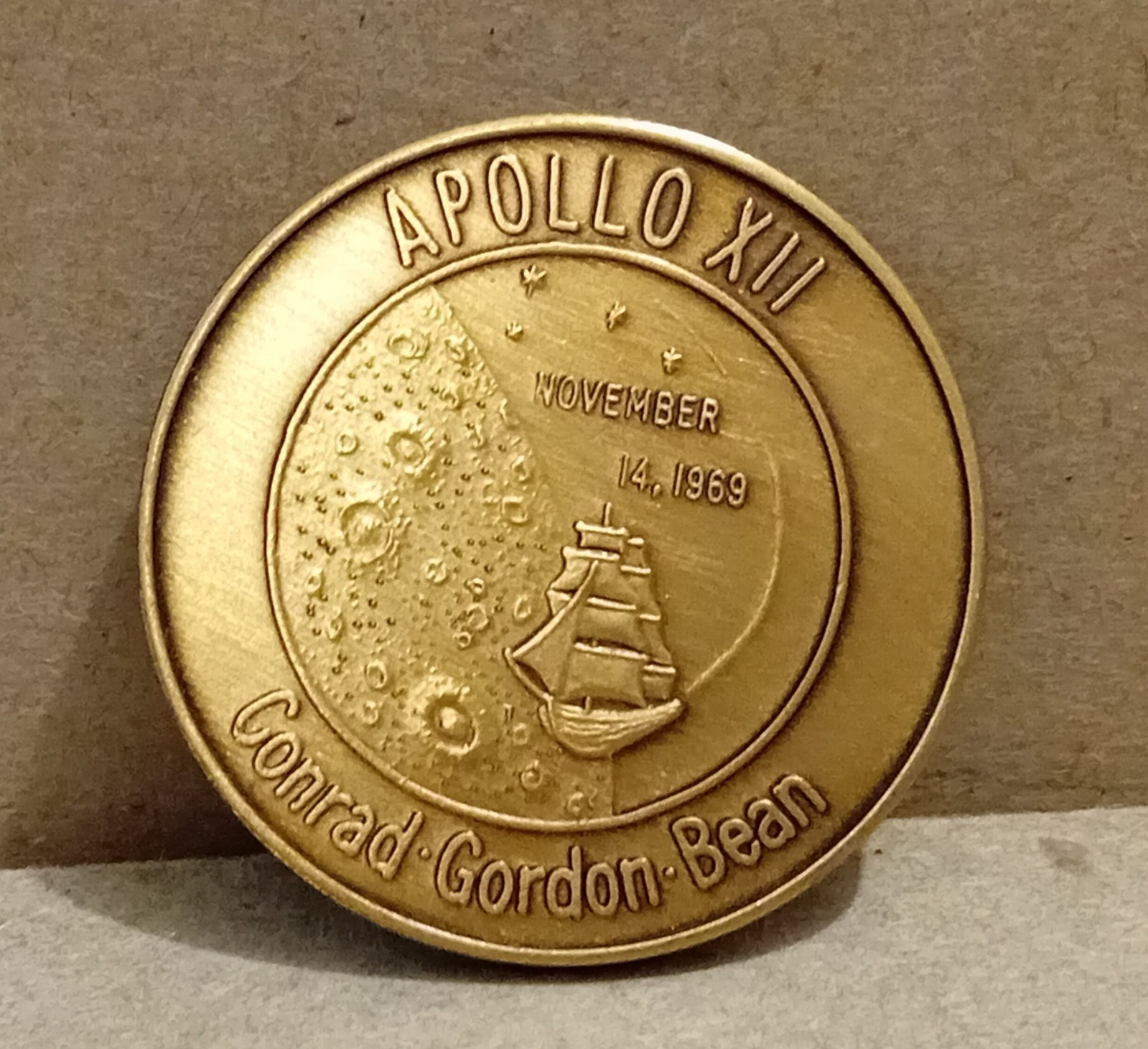 1972 USA Apollo Series Space Crew Emblems Medallion - 1969 Apollo XII ( 12 )