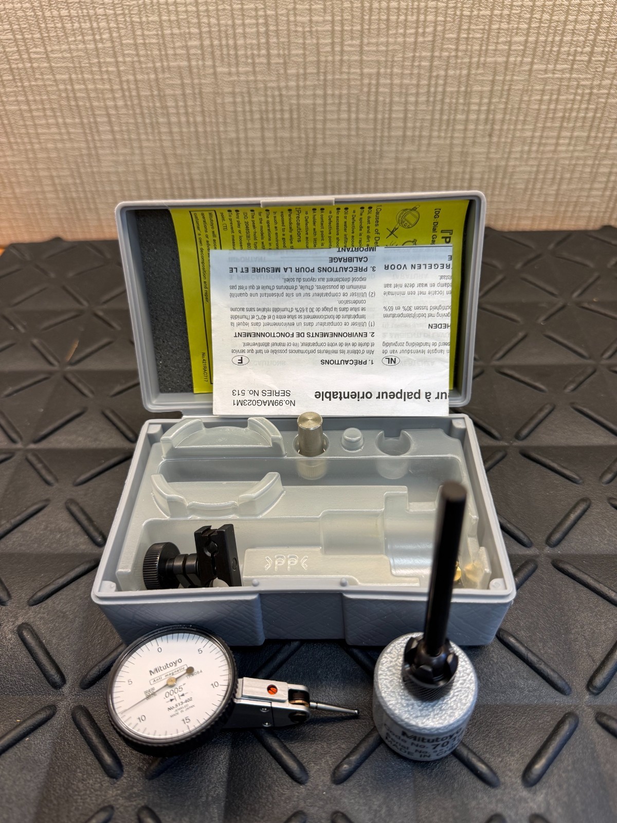 Mitutoyo 7014E Mini Magnetic Stand Indicator Holder Box Manual Used