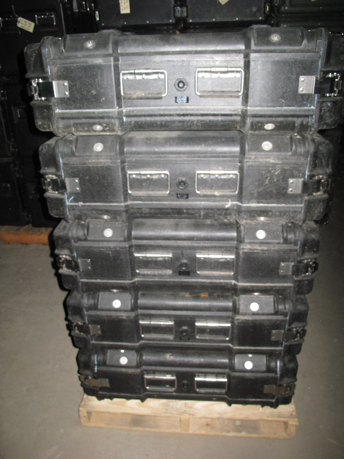 Rackmount 4U 19x24 ECS Composite Shockmount Electronics Black Equipment Case