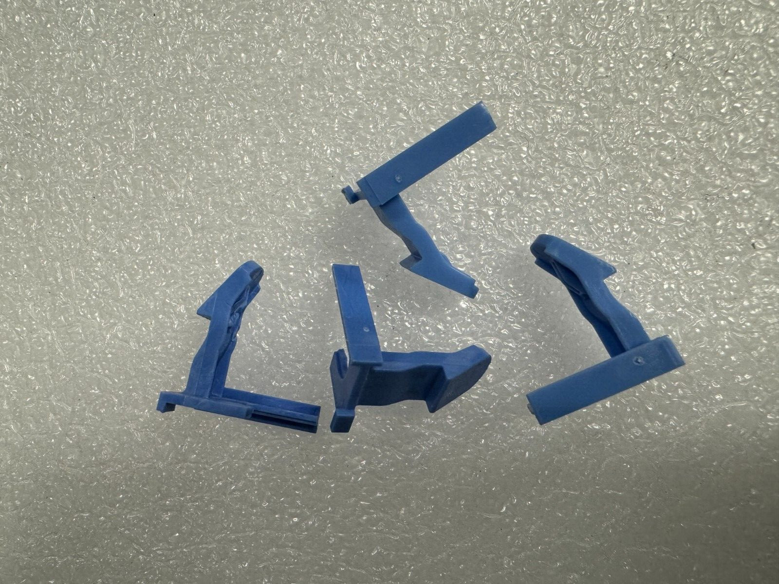 Lot of 4 blue CPU heatsink clips for LGA3647 R640 R740 motherboard