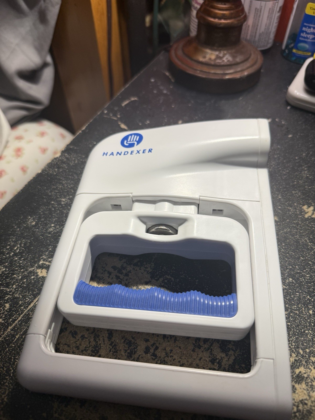 Handexer Digital Gripper Adjustable Resistance Display White Blue