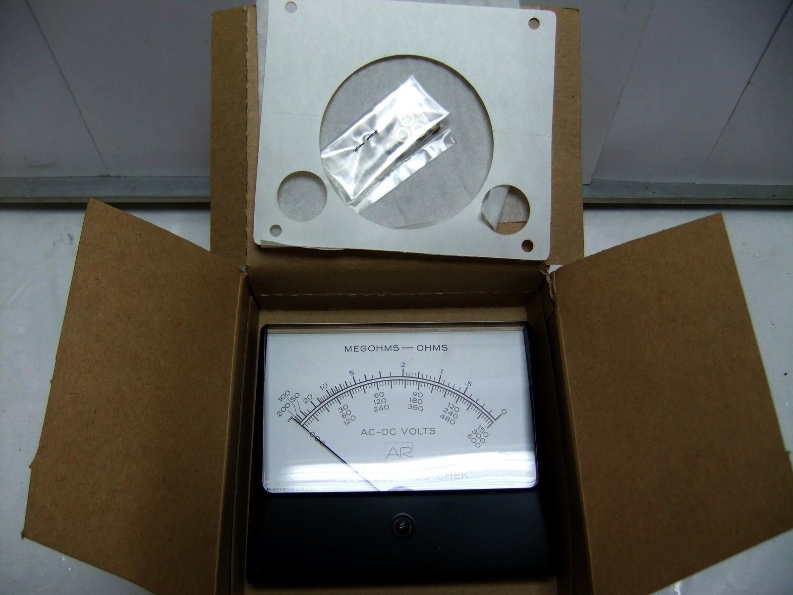 Simpson 1329A Megohm / Ohm Panel Meter