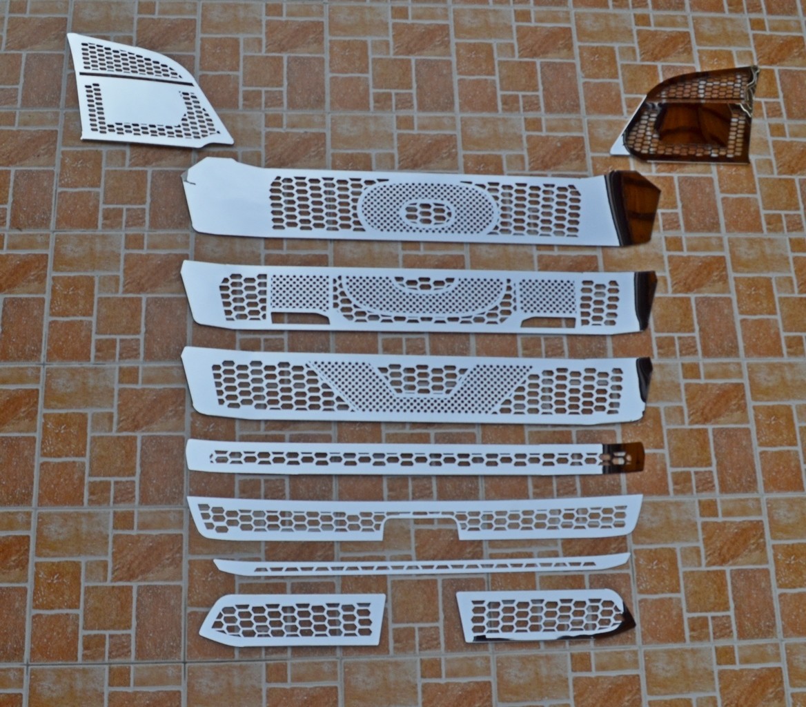 10x Mirror Polished Stainless Steel V8 Front Grill Mesh Cover for Scania S 2016+