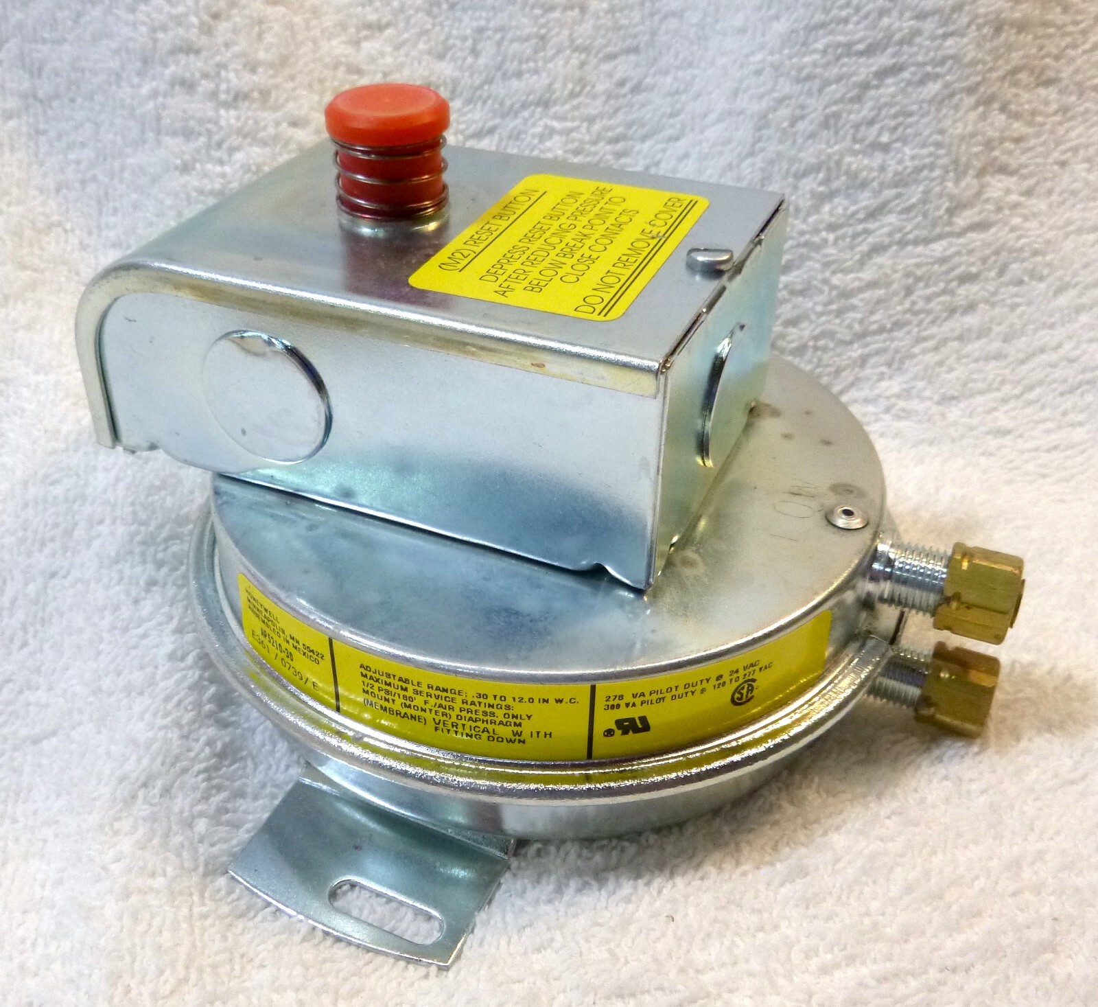 Honeywell Pressure Sensing Switch 5210-30 Reset Button - NEW