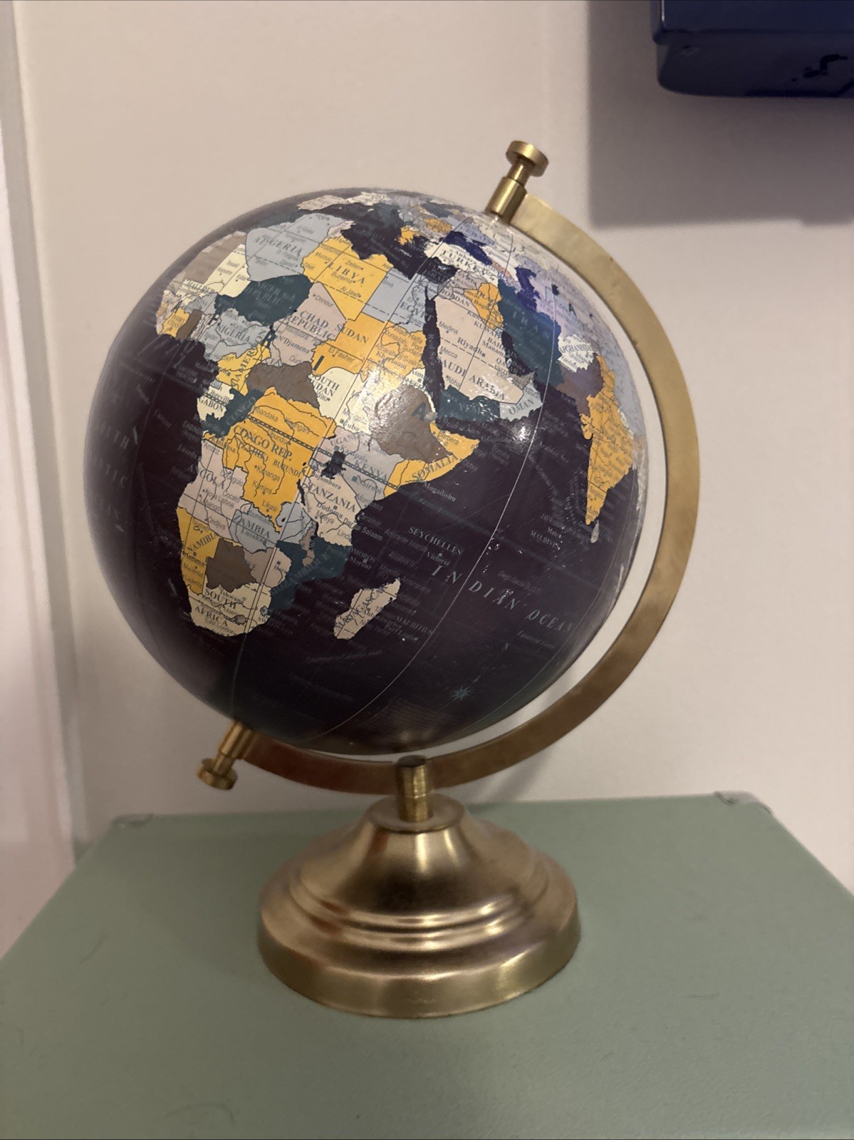 Cute globe decor