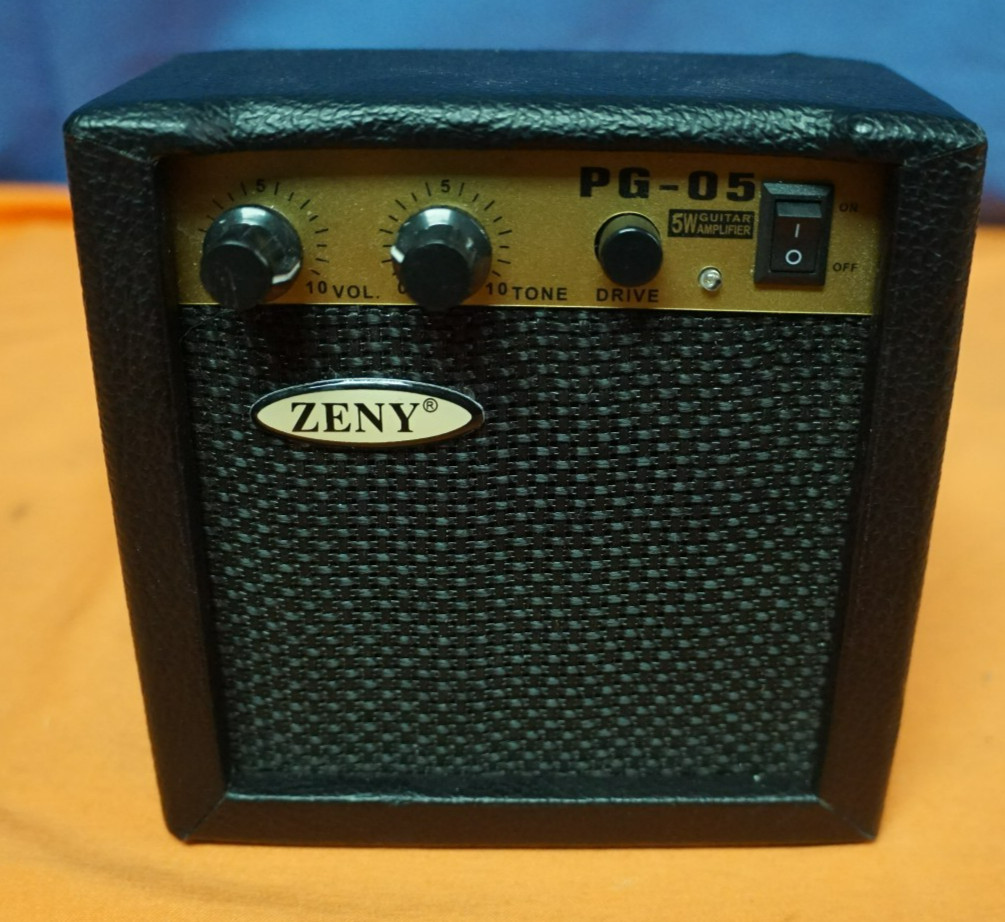 Zeny PG-05 5W Battery Operated Guitar Amplifier
