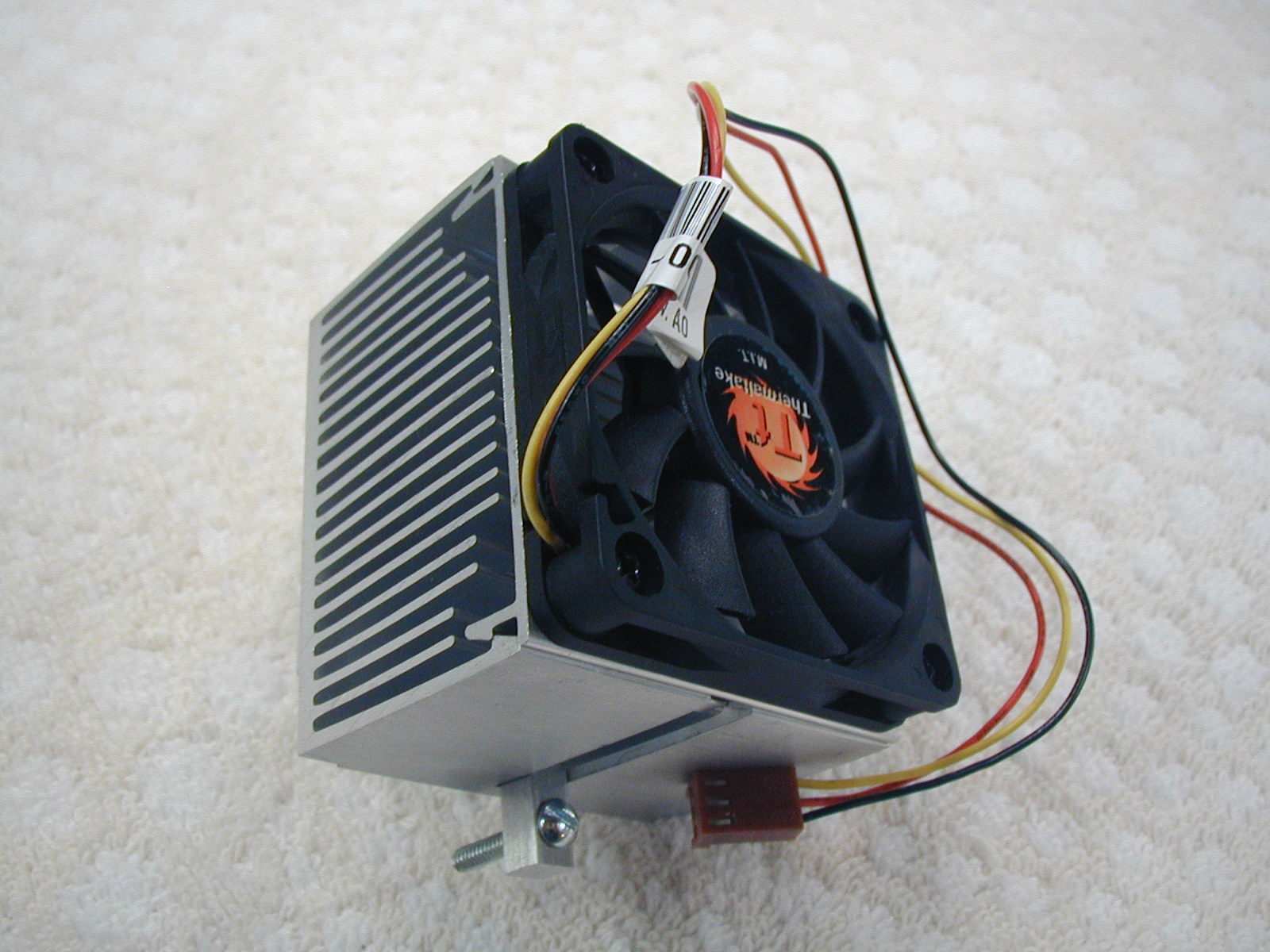 CPU Heatsink with 12 Volt Fan
