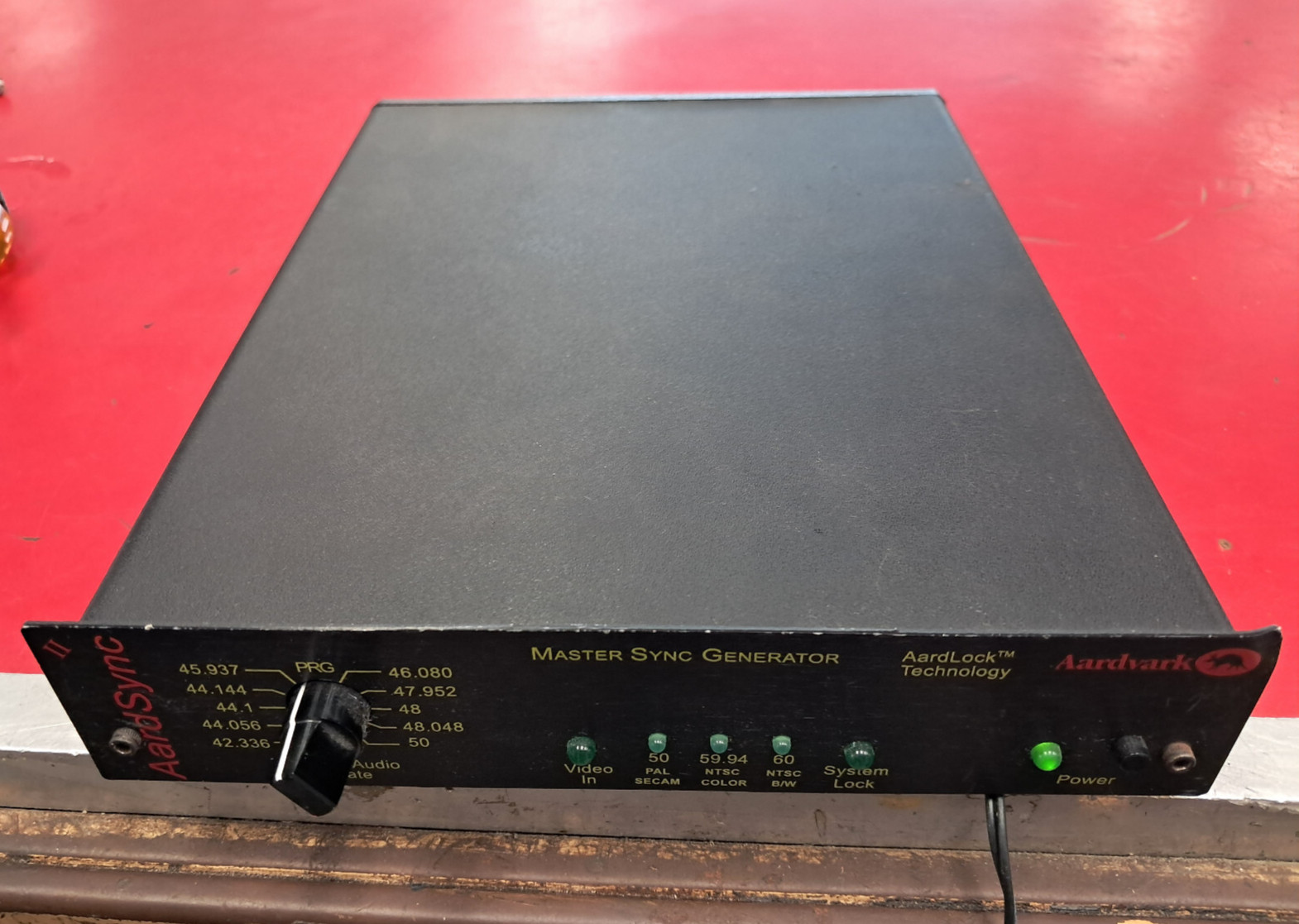 AARDVARK II Master Sync Generator Aardlock Technology w/ power supply