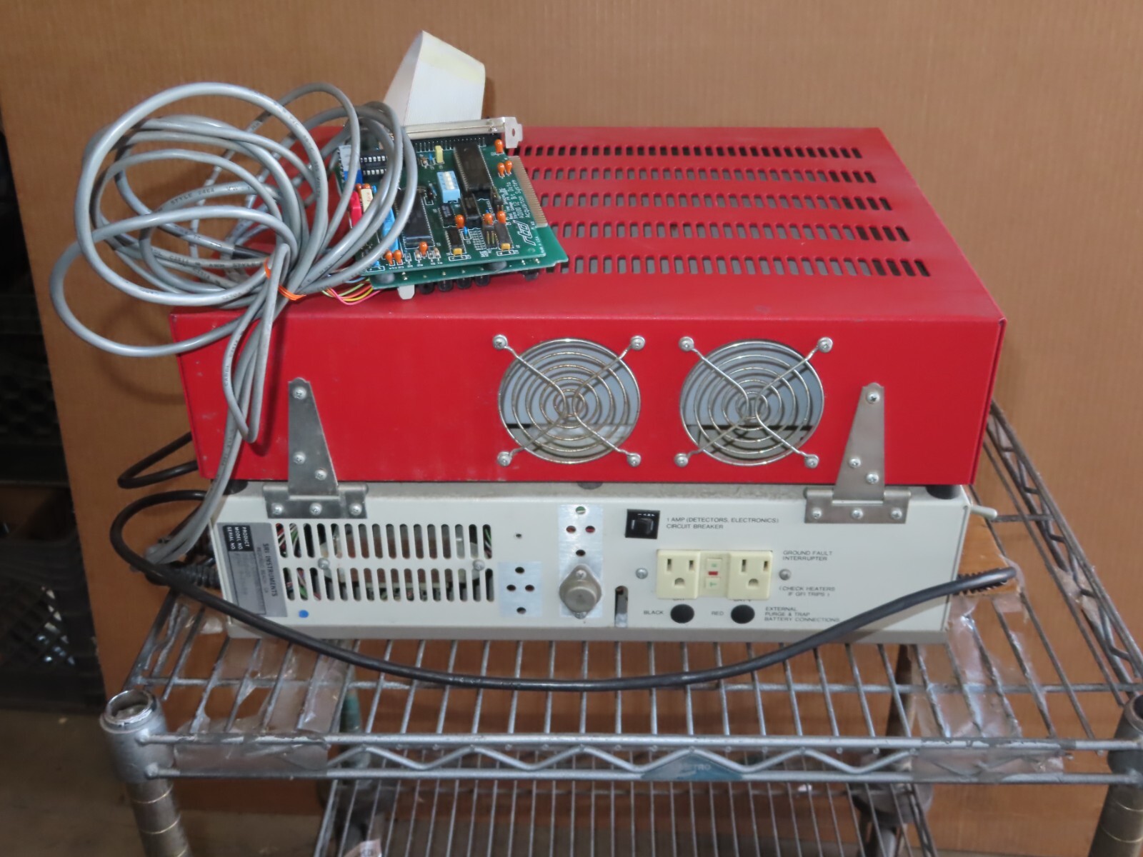 PID SRI Instruments 8610 Gas Chromatograph Turns On